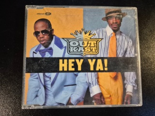 OUTKAST- Hey Ya!
