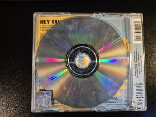 OUTKAST- Hey Ya!
