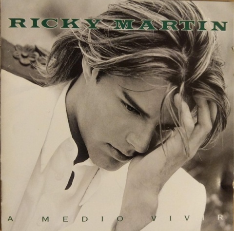RICKY MARTIN- A Medio Vivir
