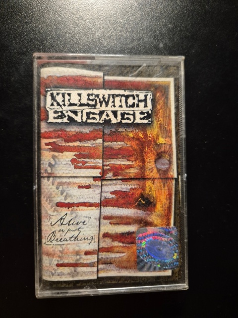 KILLSWITCH ENGAGE- Alive Or Just Breathing