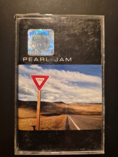 PEARL JAM- Yield