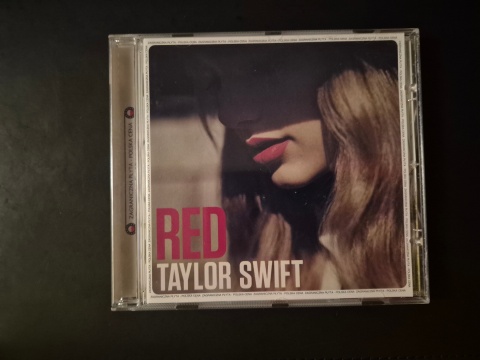 TAYLOR SWIFT- Red