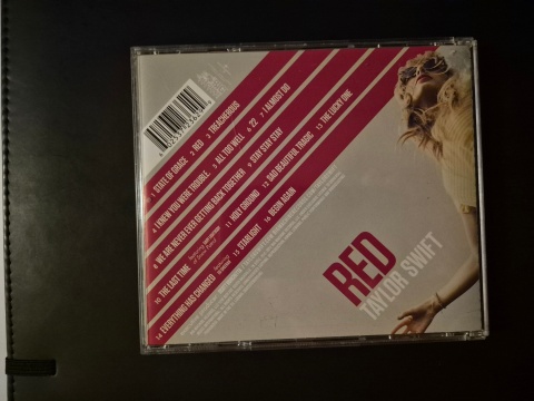 TAYLOR SWIFT- Red